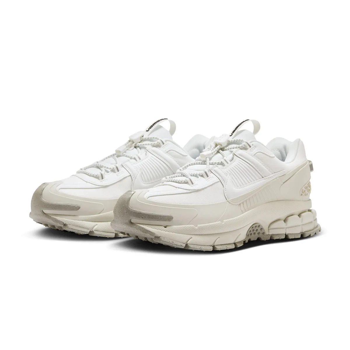 Elevated Comfort Smooth exterior Zoom Vomero Roam 'Summit White'