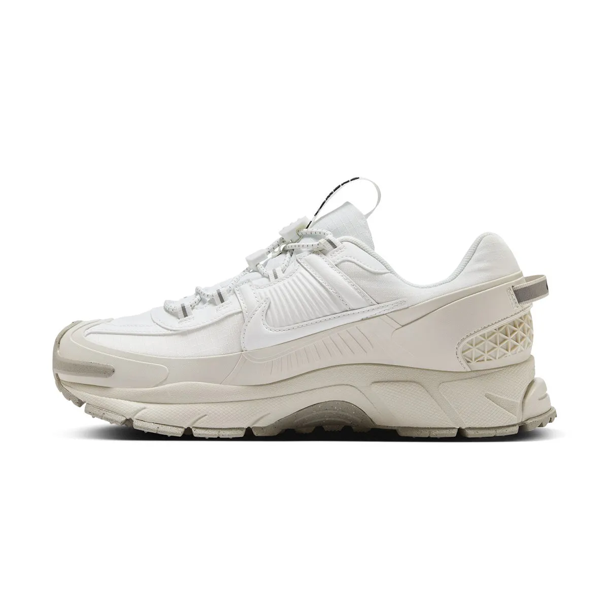 Sustainable Footwear Technology Zoom Vomero Roam 'Summit White'