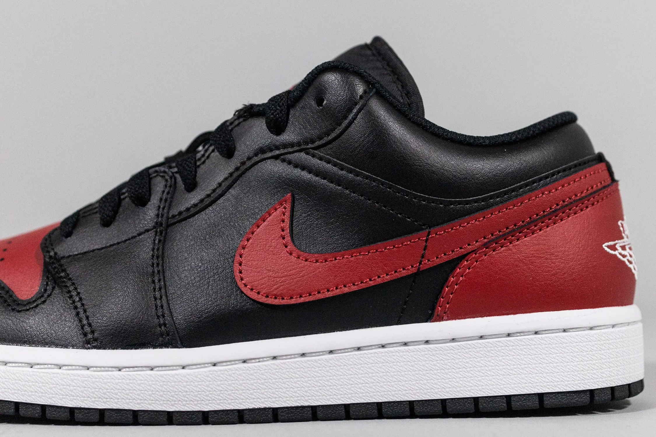 Air Jordan 1 Low 'Bred Twist' - 553558-067 Flexible Forefoot Design