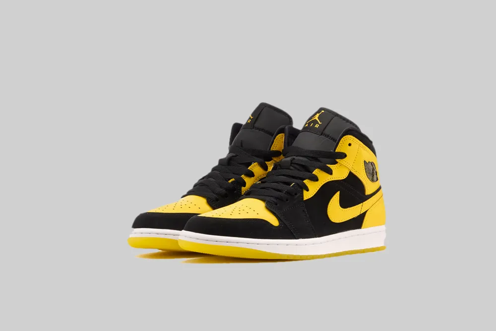 Air Jordan 1 Mid SE 'New Love' Slip   Resistant
