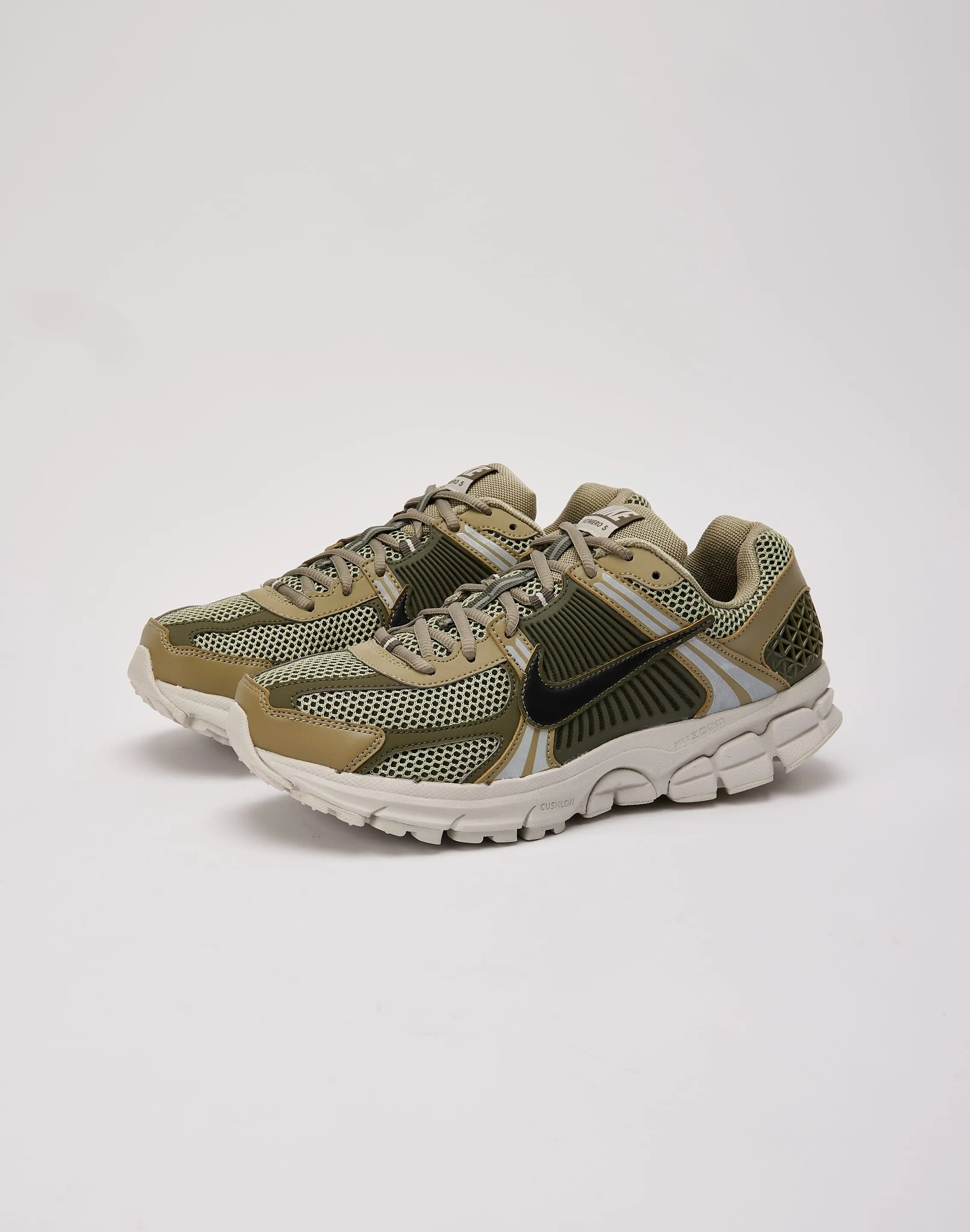 Trendy sneakers Nike Zoom Vomero 5