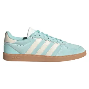 running in snowy weather running with a gum rubber outsole Breaknet Sleek Tennis Shoes