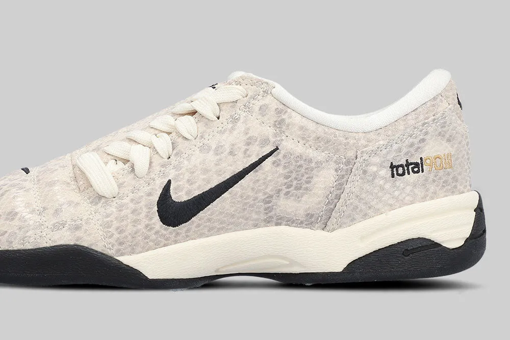 Women's Nike Total 90 SE 'Pale Ivory' Multidirectional Traction