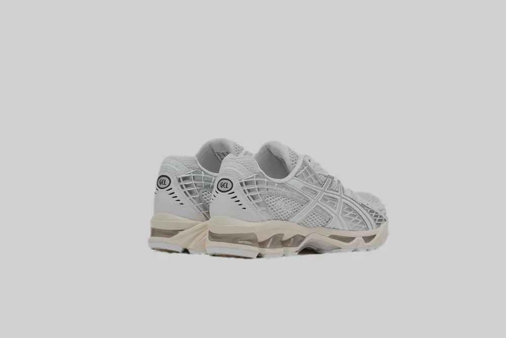 Running Shorts ASICS GEL-NIMBUS 10.1 White and Pure Silver' - 1203A761.100