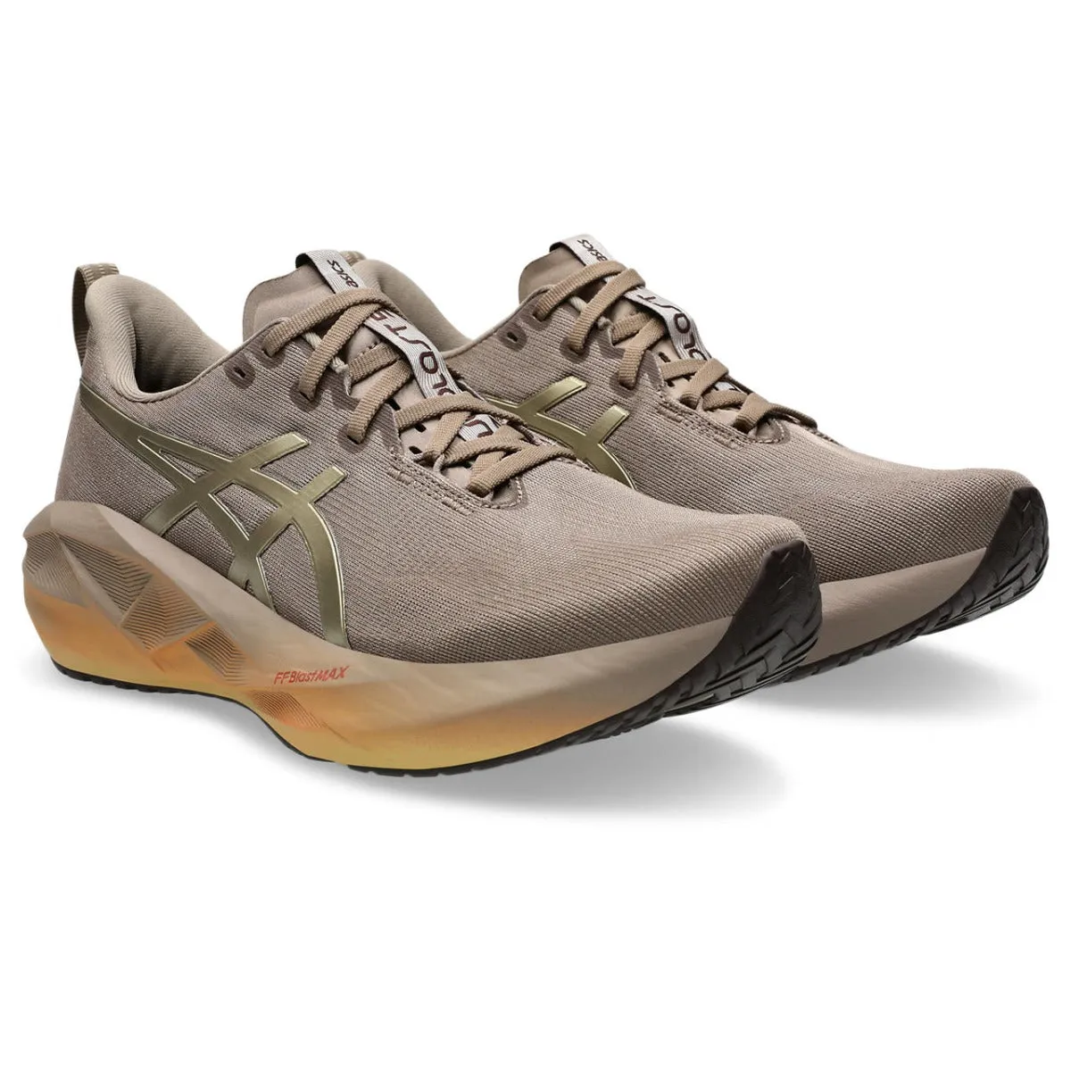 ASICS-NOVABLAST 5 LUXE Men chunky - design shoes