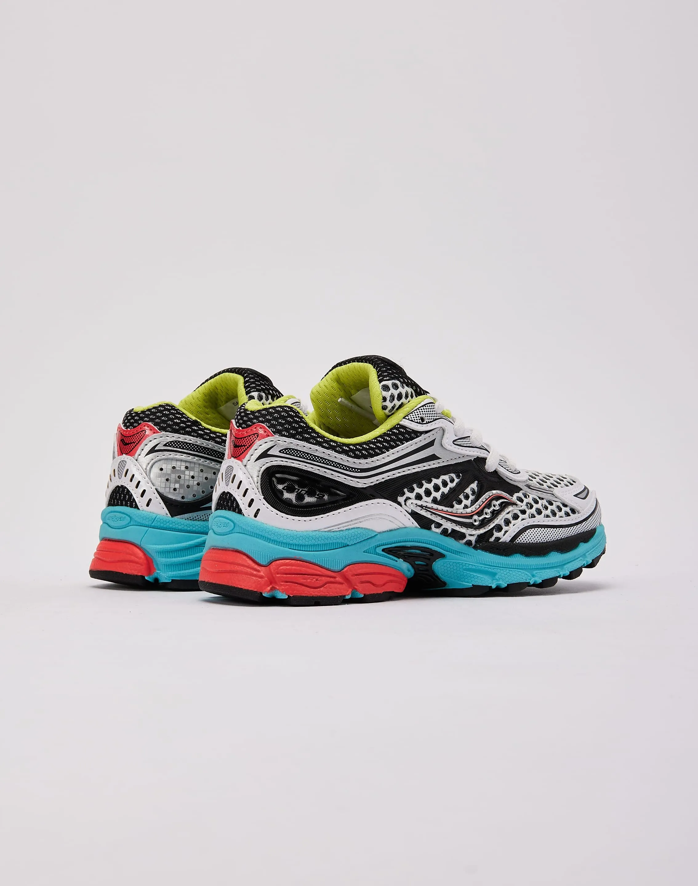 Saucony Omni 9 Pre-School Stretch upper