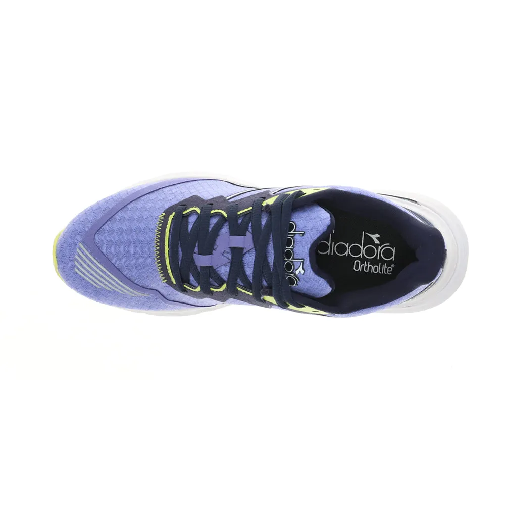 running in a beam bridge area shoes Mythos Blushield Volo 2 Running Shoes