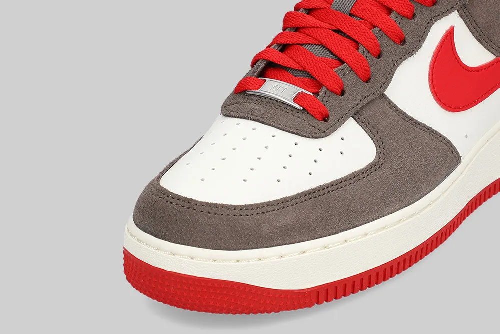 Road grip Fit Flex Nike Air Force 1 Low '07 LV8 'Cave Stone and University Red'