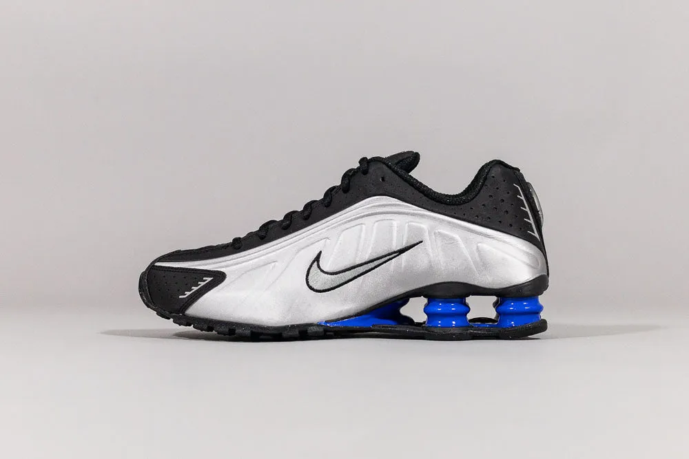 Walk Ready Recycled Rubber Compound Women's Nike Shox R4 'Metallic Silver and Black'