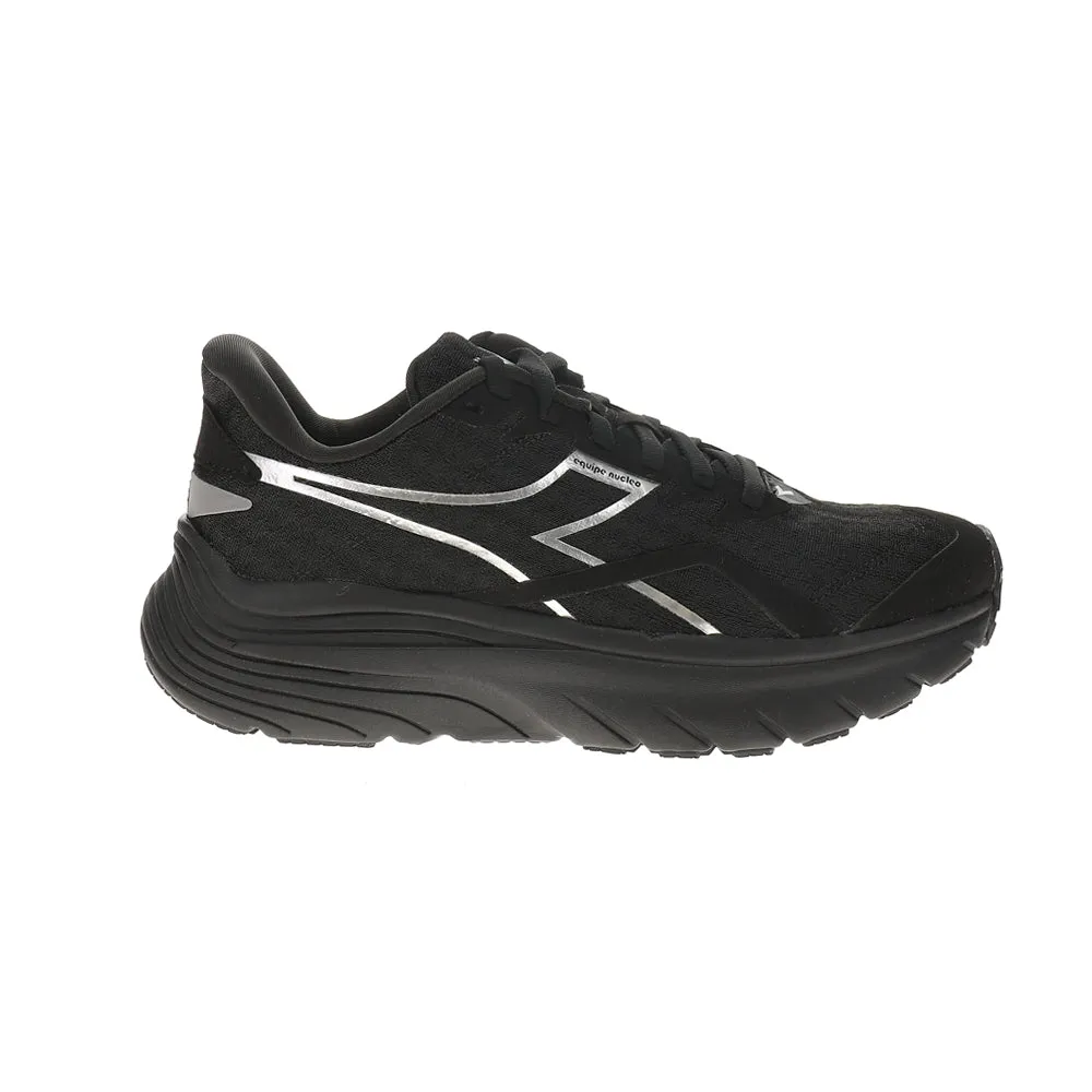 half - marathoning Equipe Nucleo Running Shoes