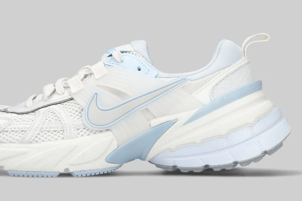 Women's Nike V2K Run 'Platinum Tint' breathable panels Refined chic