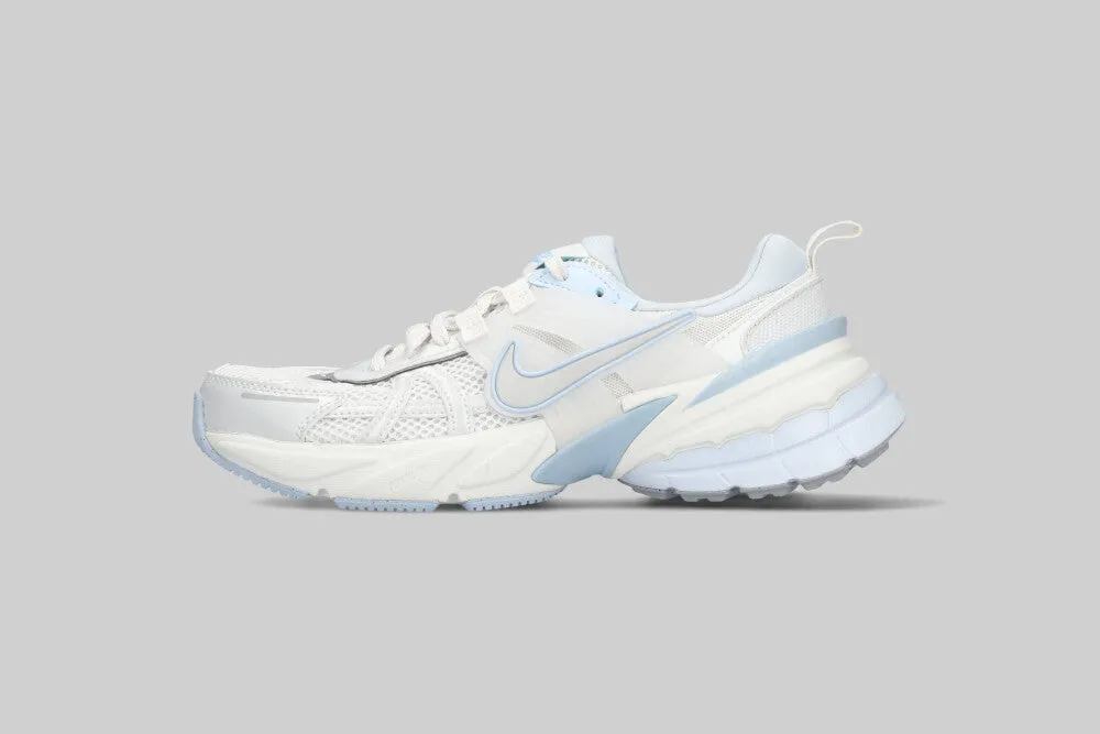 Dynamic support Women's Nike V2K Run 'Platinum Tint'