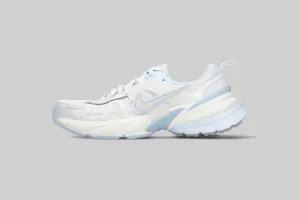 Dynamic support Women's Nike V2K Run 'Platinum Tint'