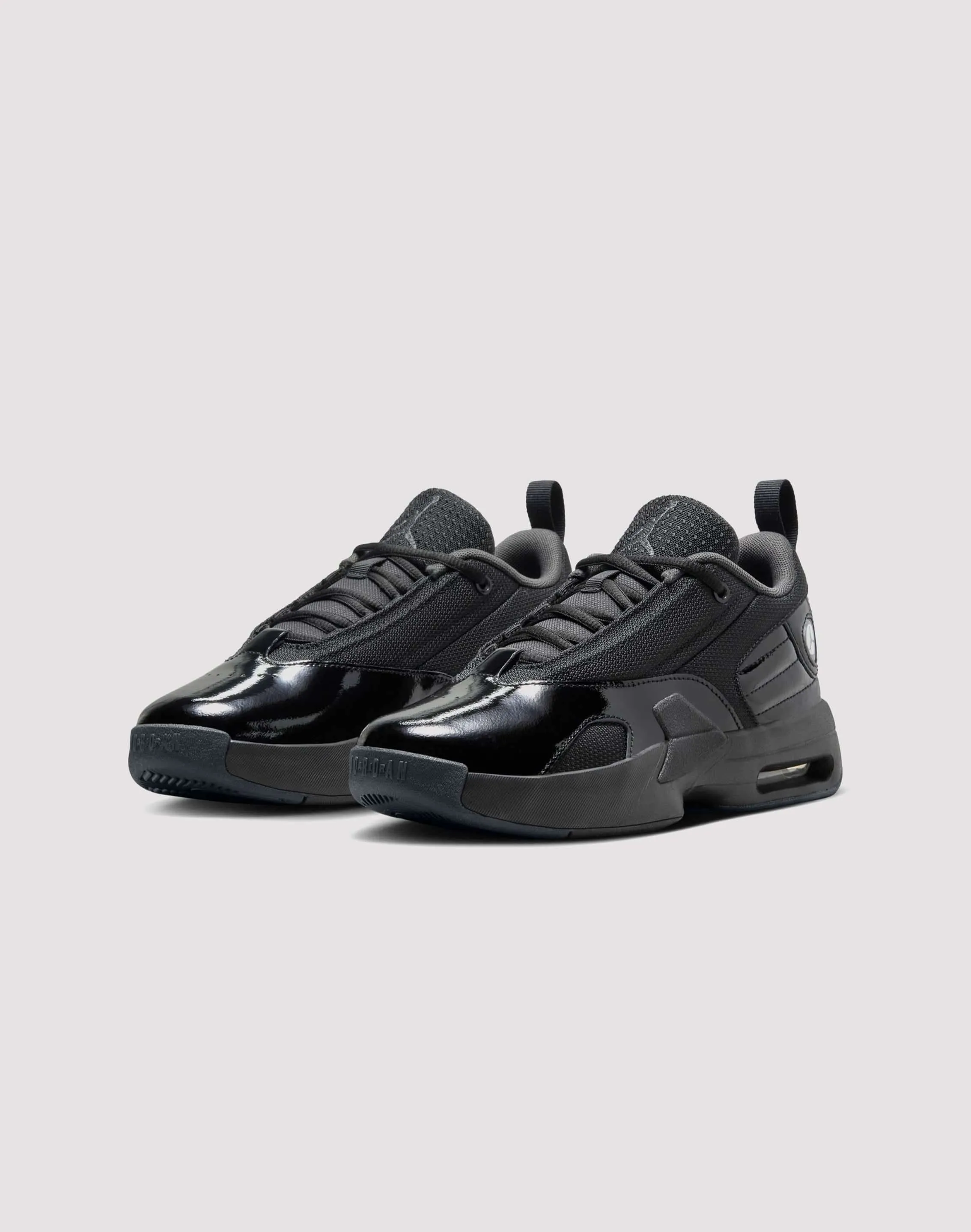 Contoured Heel Clip Indoor Game Jordan Max Aura 6 Grade School Boys' "Black/Anthracite"