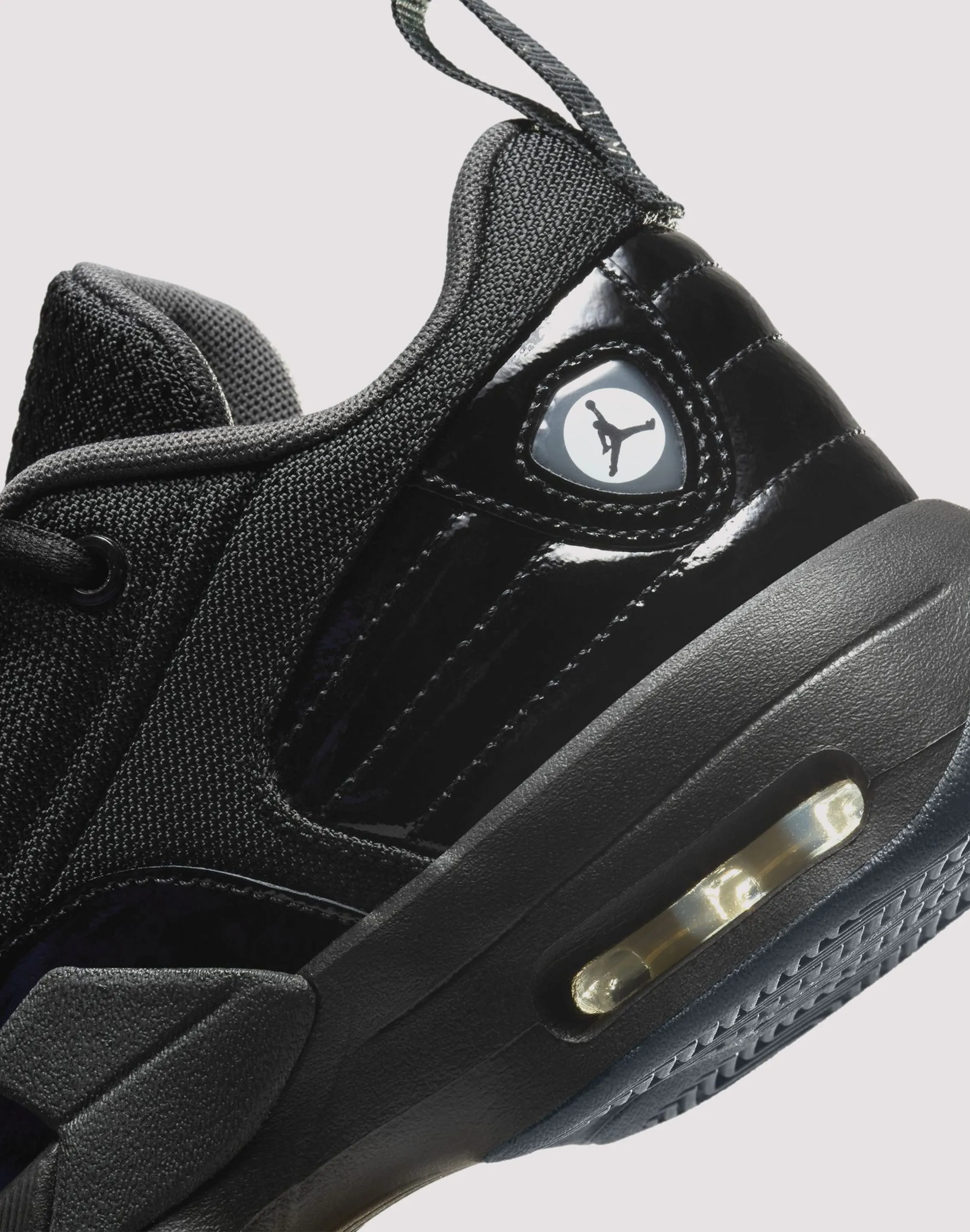 Jordan Max Aura 6 Grade School Boys' "Black/Anthracite" Endurance Power Impact Resistance Layer