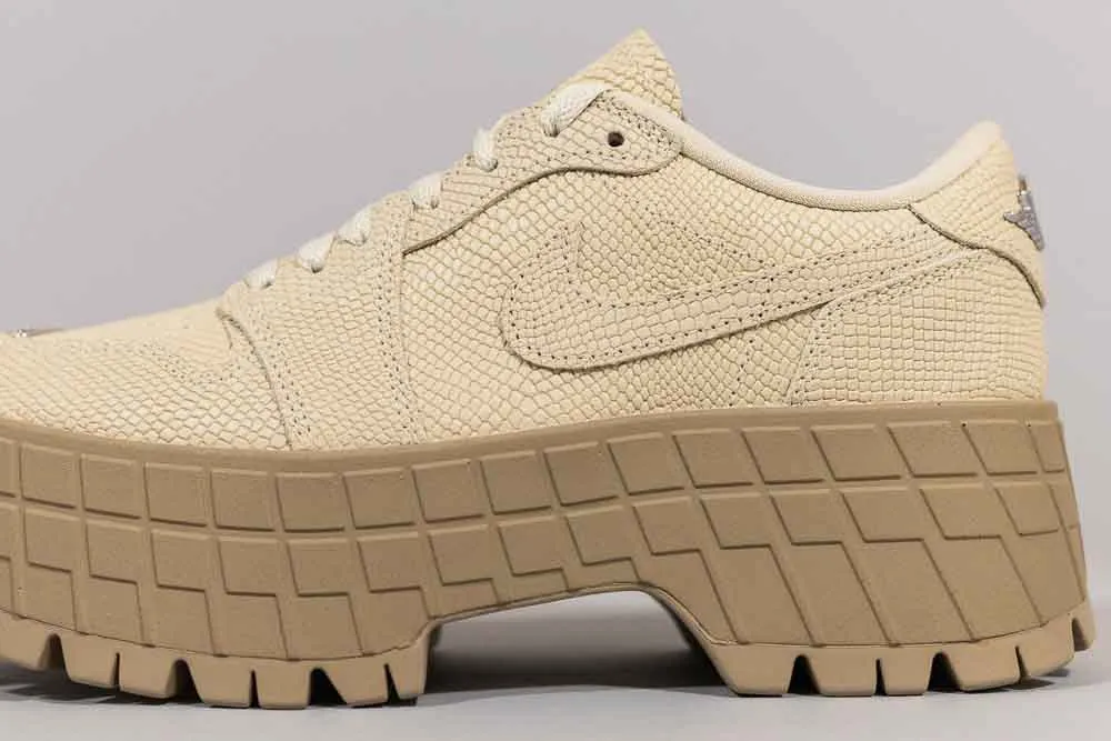 Stable Frame Torsion Bar Technology Women's Air Jordan 1 Brooklyn Low 'Rattan and Desert Camo'