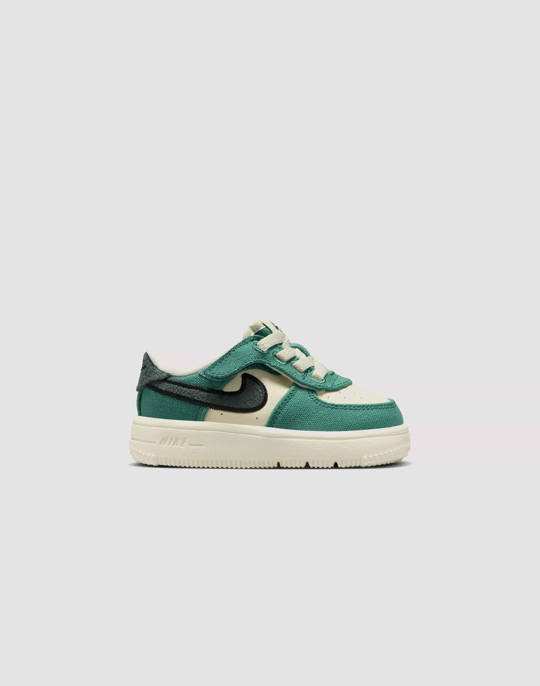 Non Marketing Outsole Design Nike Air Force 1 Low EasyOn Toddler