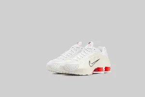 Everyday Activity Women's Nike Shox R4 'White Phantom'