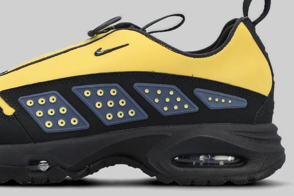 Modern Women's Nike Air Max SNDR 'Off Noir and Diffused Blue'