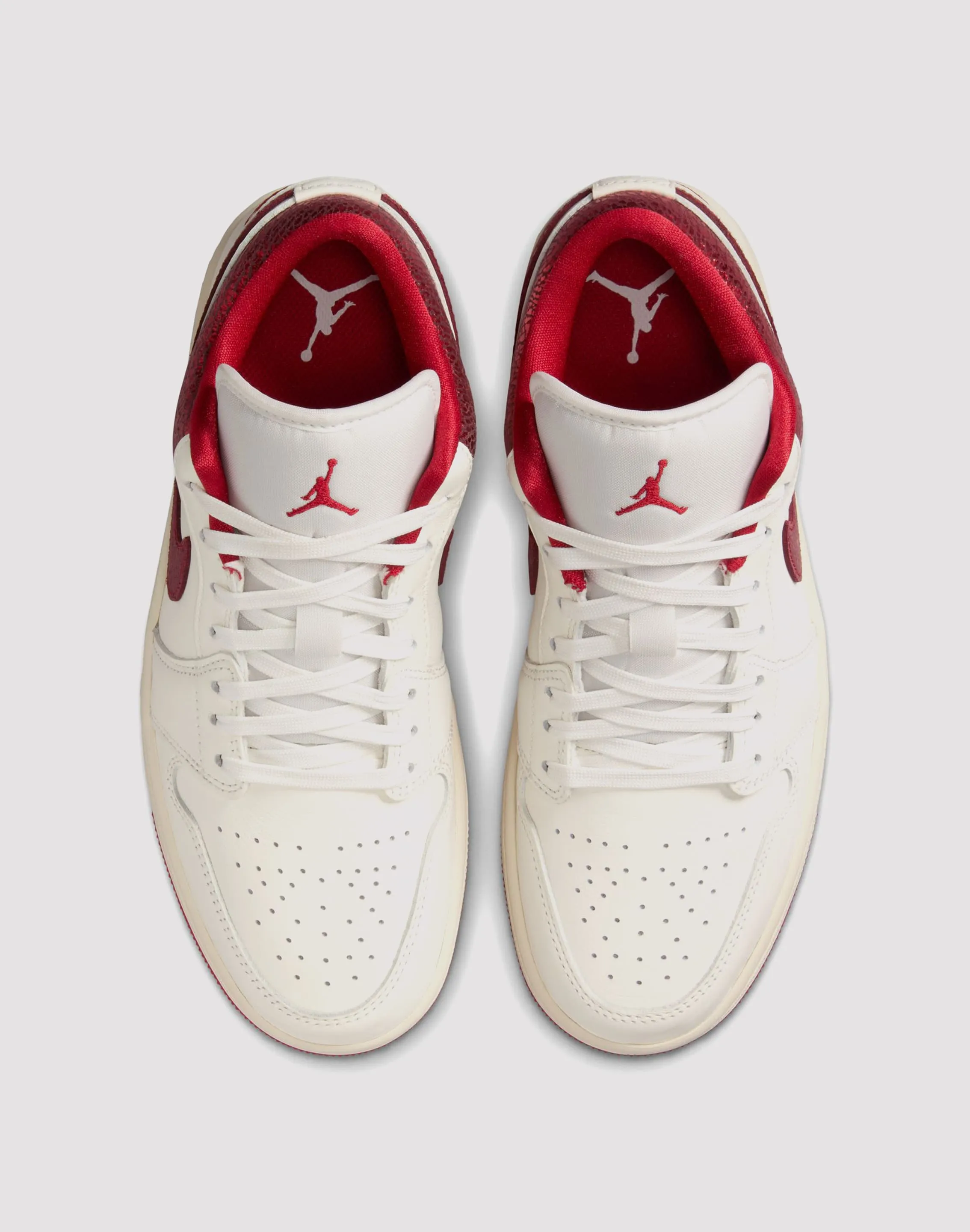 Foot Agility Light support Jordan 1 Low SE "Sail/Varsity Red/Team Red"