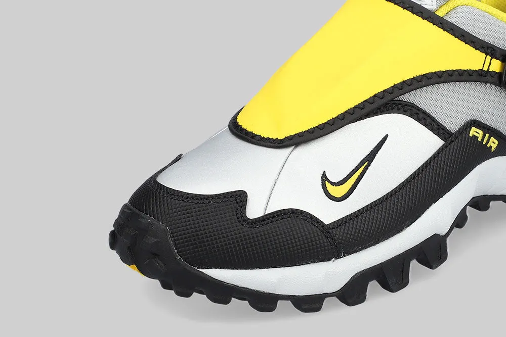 Nike ACG 'Phassad Yellow Zest and Metallic Silver' Clean Detail