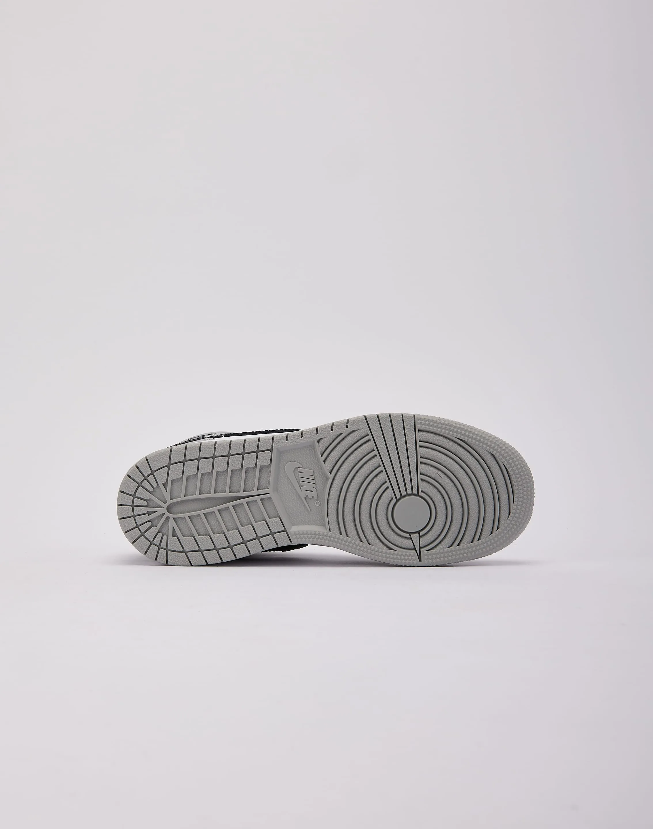 Jordan Air Jordan 1 Mid Grade-School Integrated Heel Counter