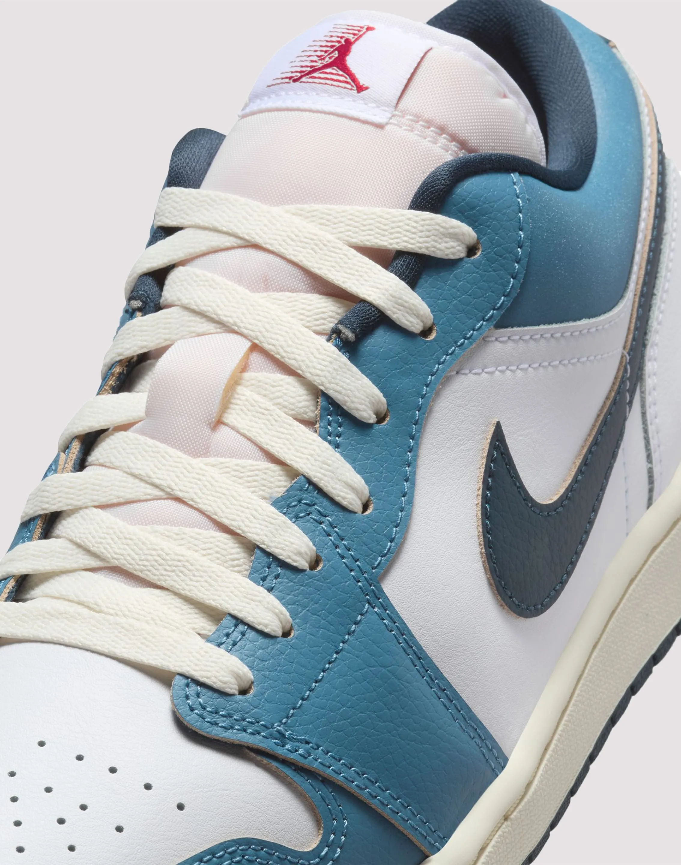 Jordan Air Jordan 1 Low SE Multipurpose Young Pro