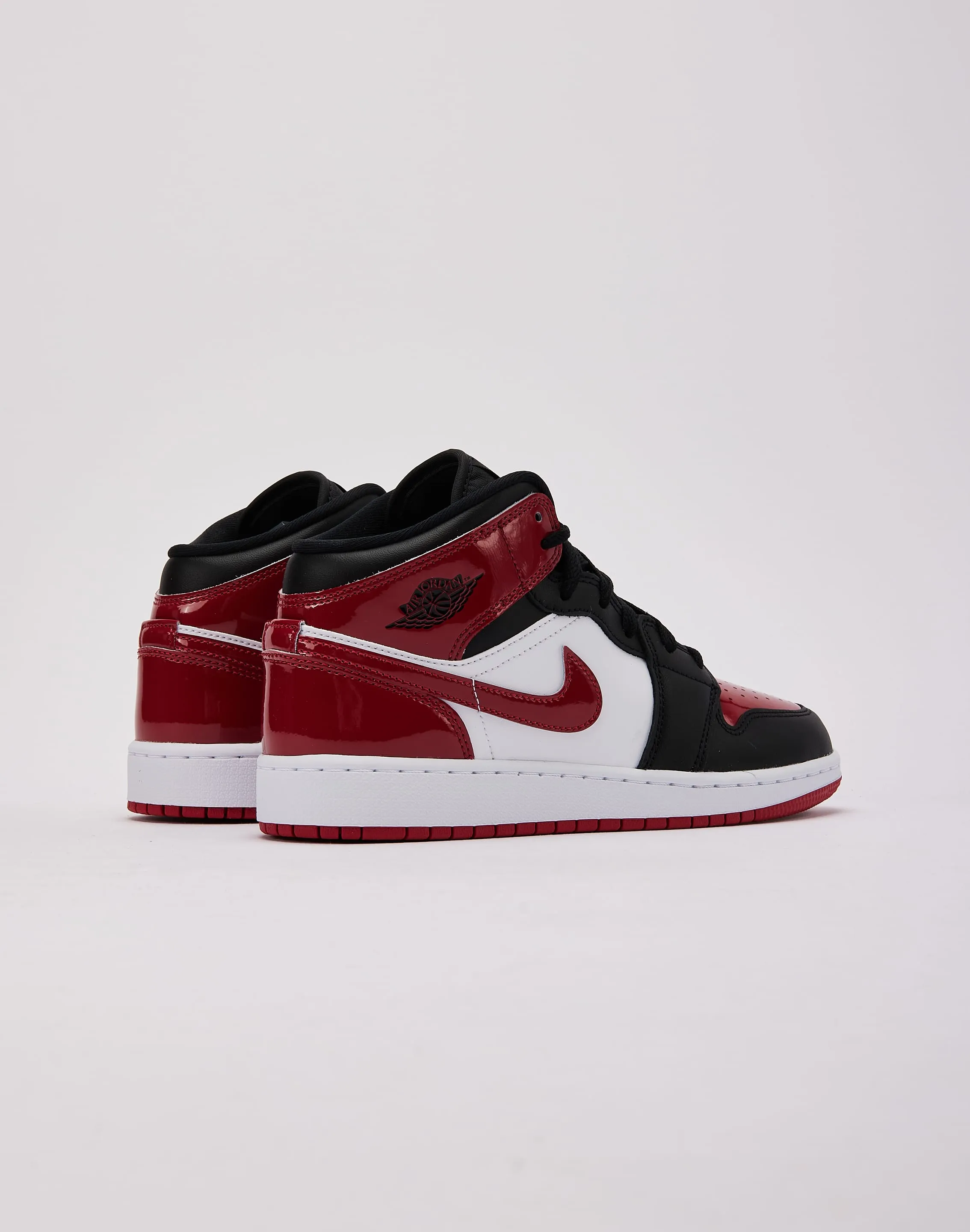 Jordan Air Jordan 1 Mid SE Grade-School Flex Groove Outsole Performance Cushioning