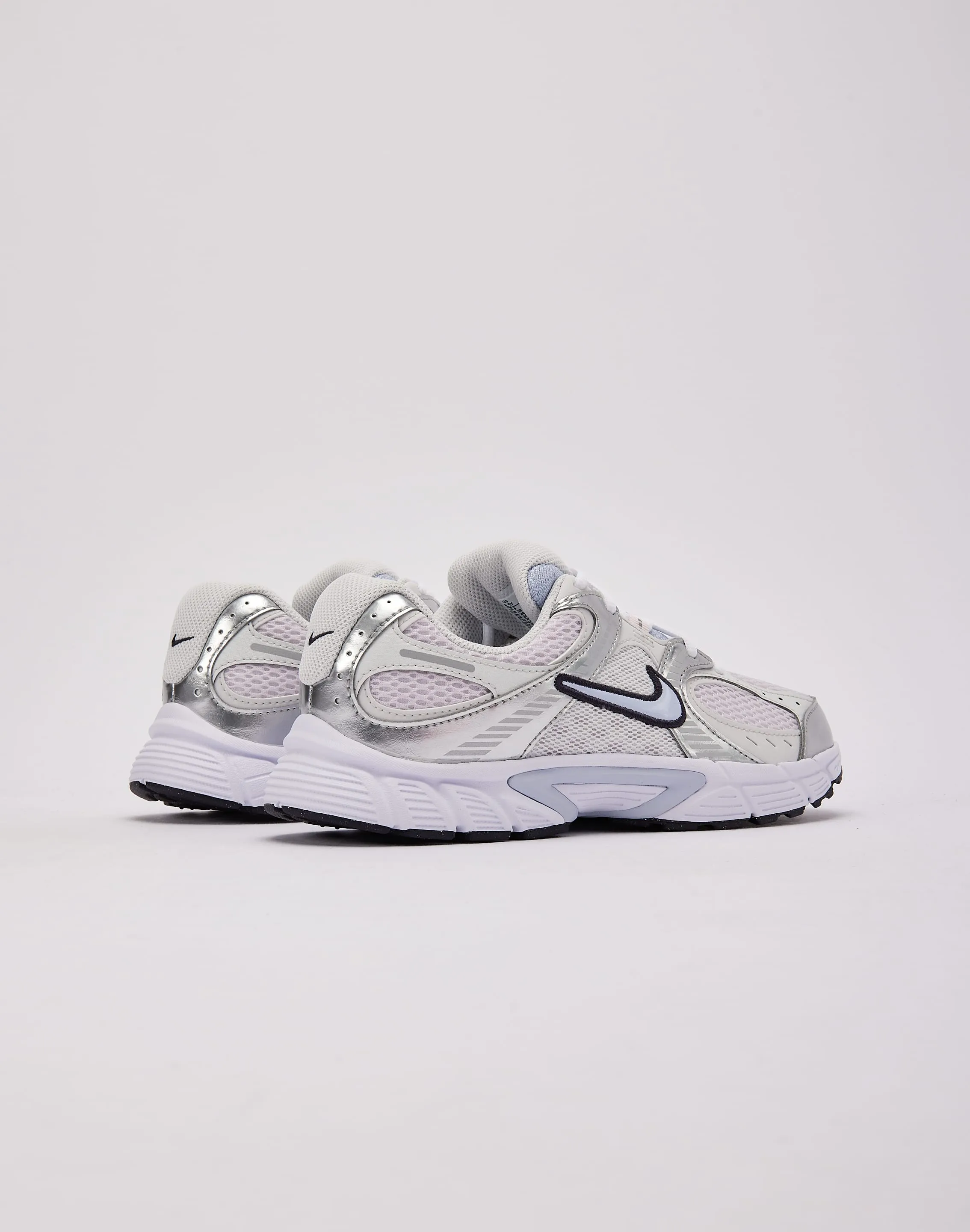 Nike V5 RNR Grade-School matte running option