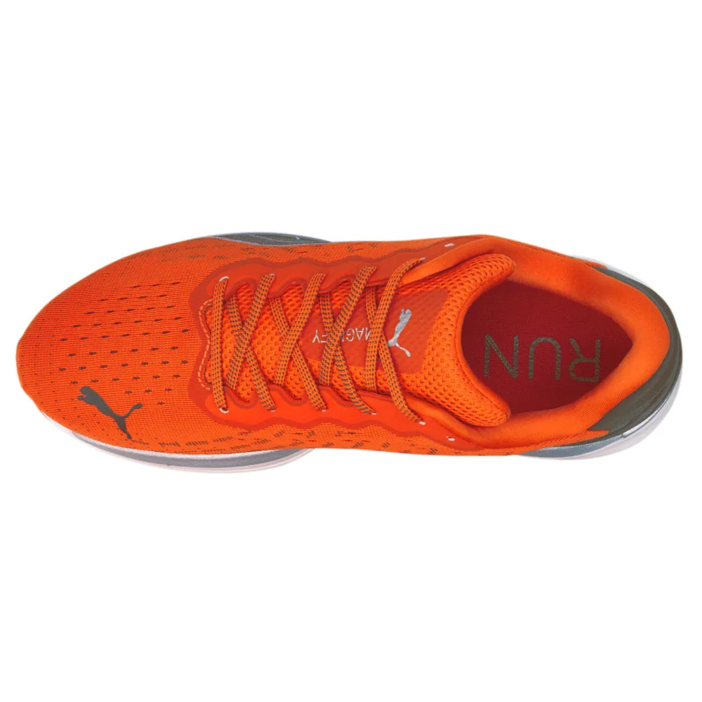 high - mileage shoe endurance Hyper Elastic Barrier Magnify Nitro Running Shoes