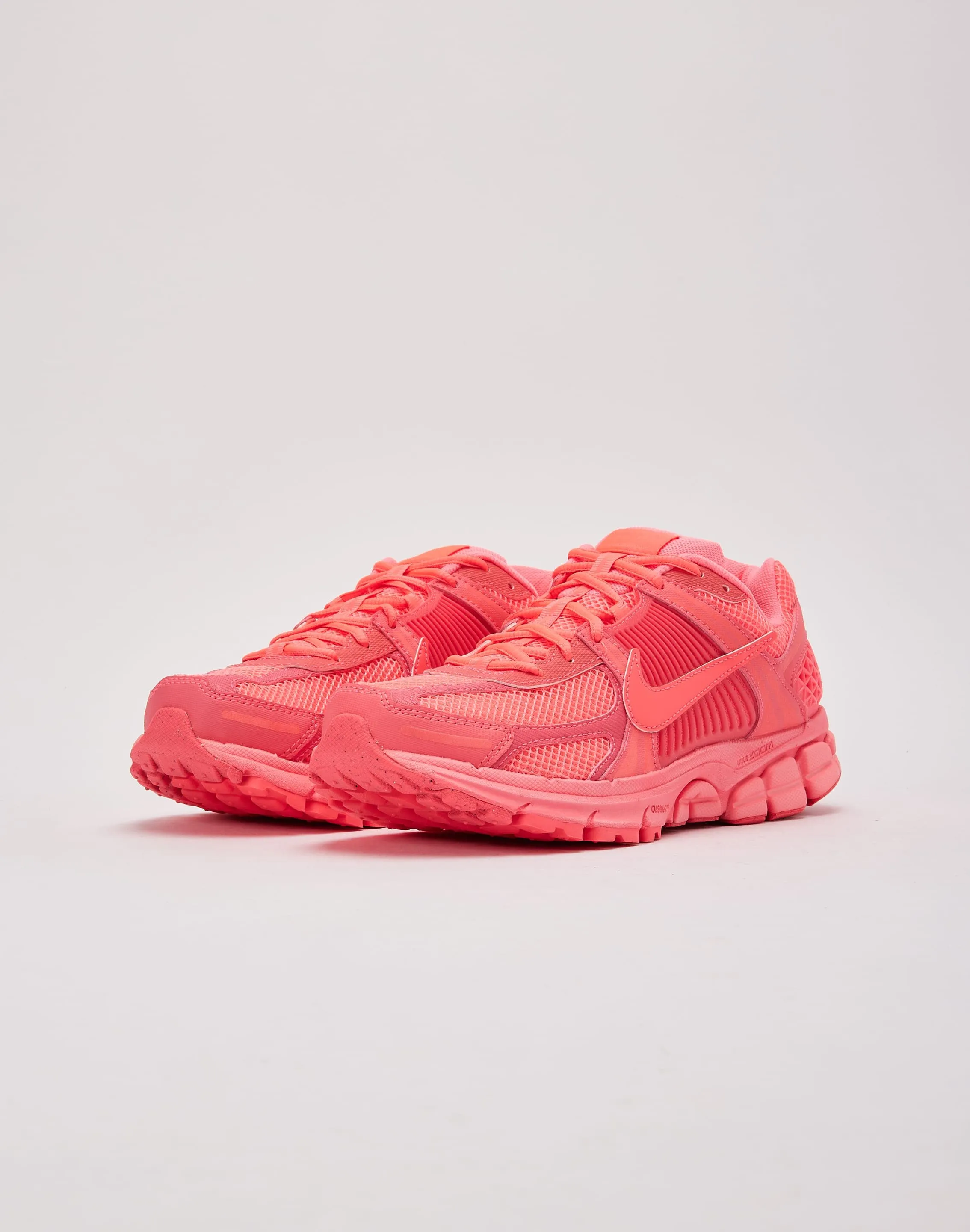 Nike Zoom Vomero 5 Flexible Arch Support Bold materials