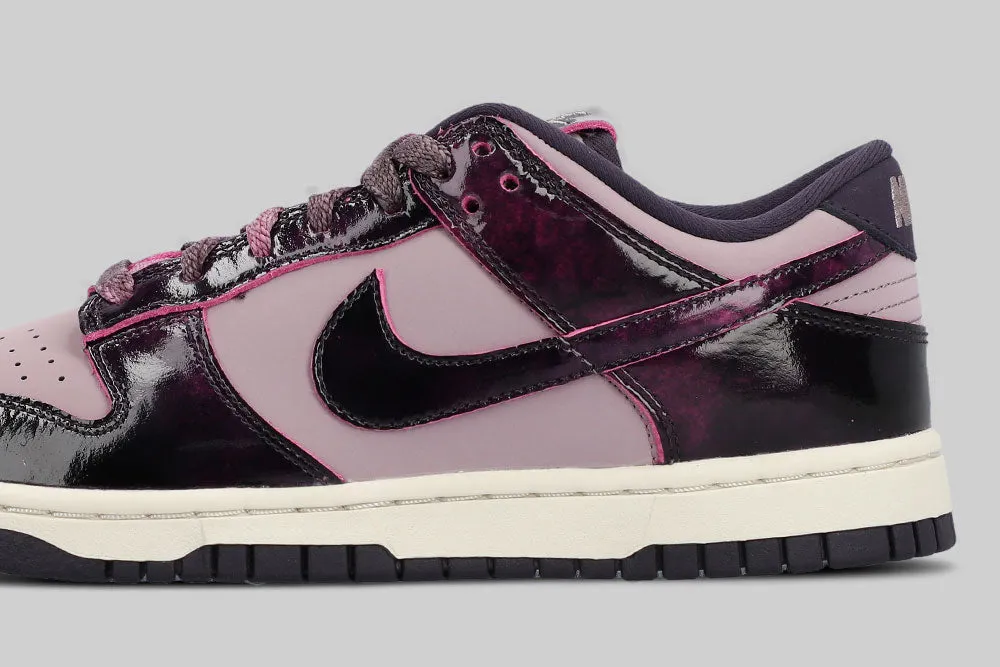 Sneaker Laces One Piece Upper Design Women's Nike Dunk Low SE Panda 'Light Violet'