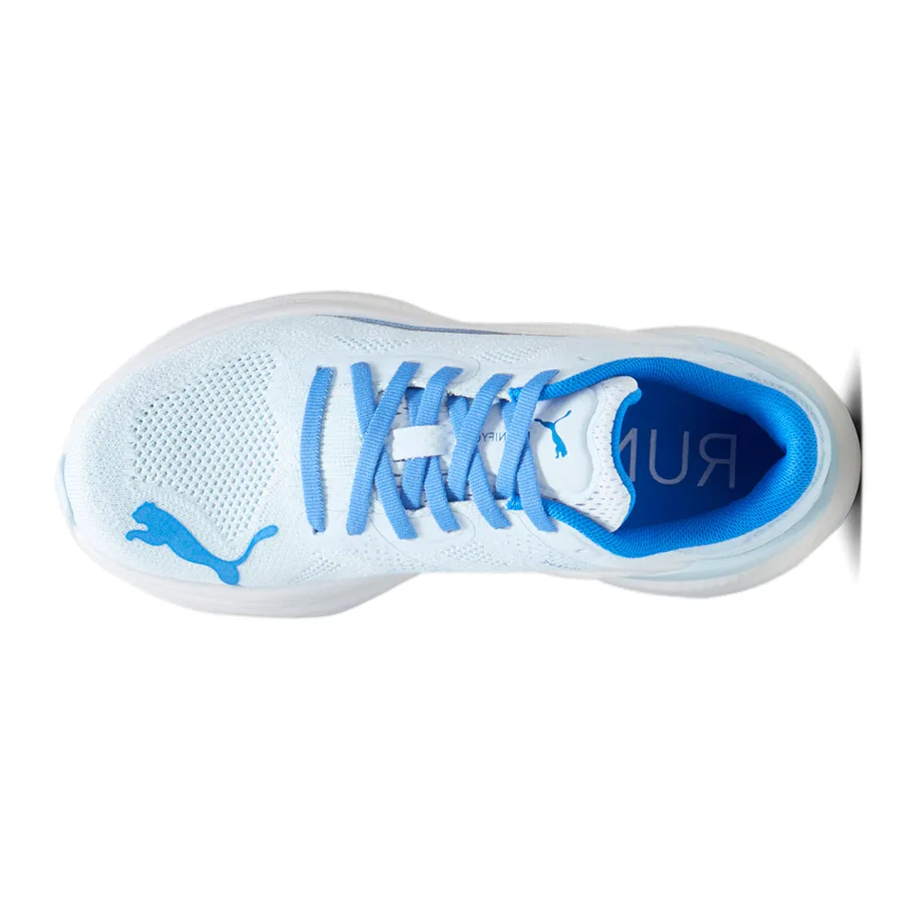 Low Top Style running in a ditch area shoes Magnify Nitro 2 Running Shoes