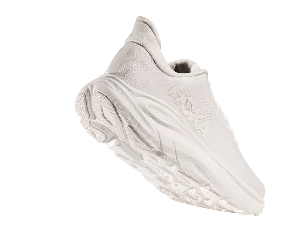 Built to complement both speed and control training Flexible Traction HOKA-CLIFTON 10 WIDE Women