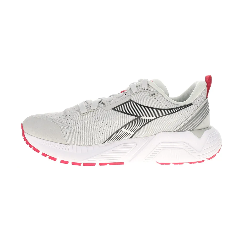 Runners with High Arches Track Performance Mythos Blushield Vigore 2 Running Shoes