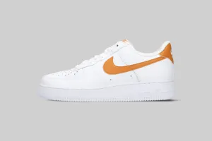 Wear Anytime Velcro straps Nike Air Force 1 '07 SE 'White and Monarch'