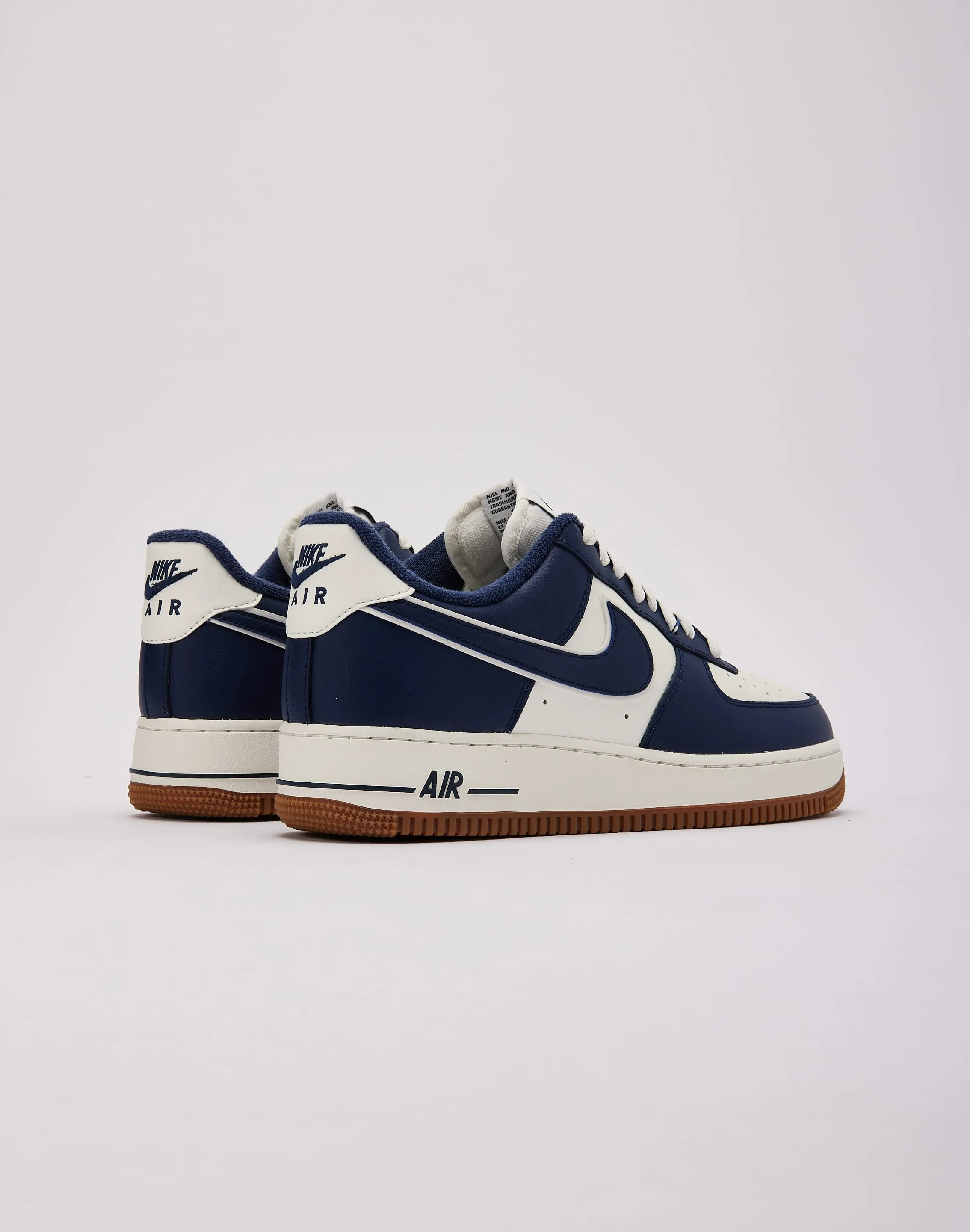Nike Air Force 1 Low '07 LV8 Uniform Weight Distribution