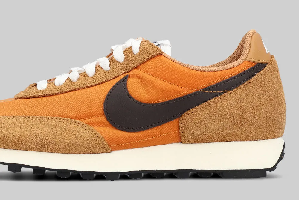 Nike Daybreak 'Flax and Monarch' Sock Like