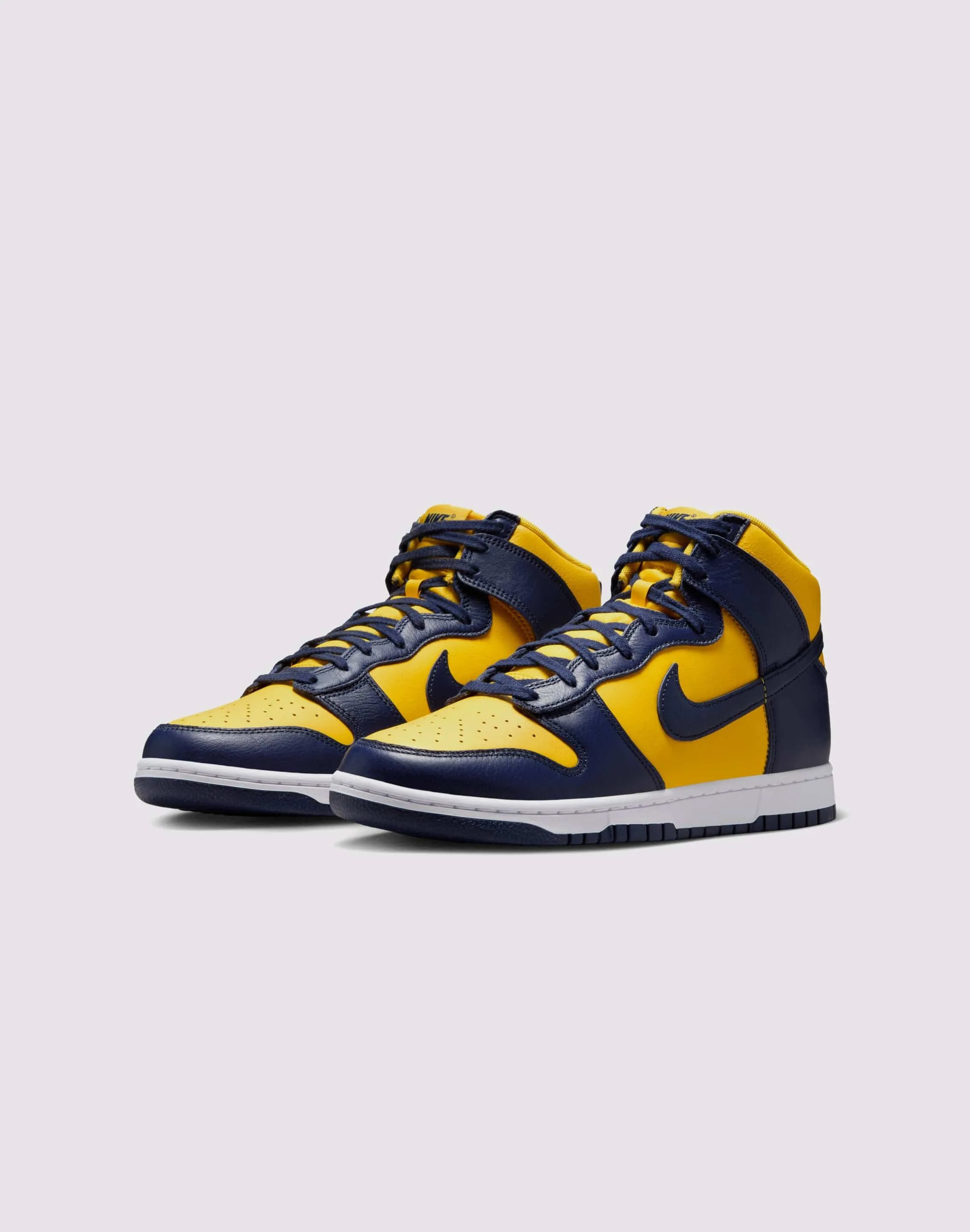 Powerful Jump Nike Dunk High Retro SE ??Michigan??
