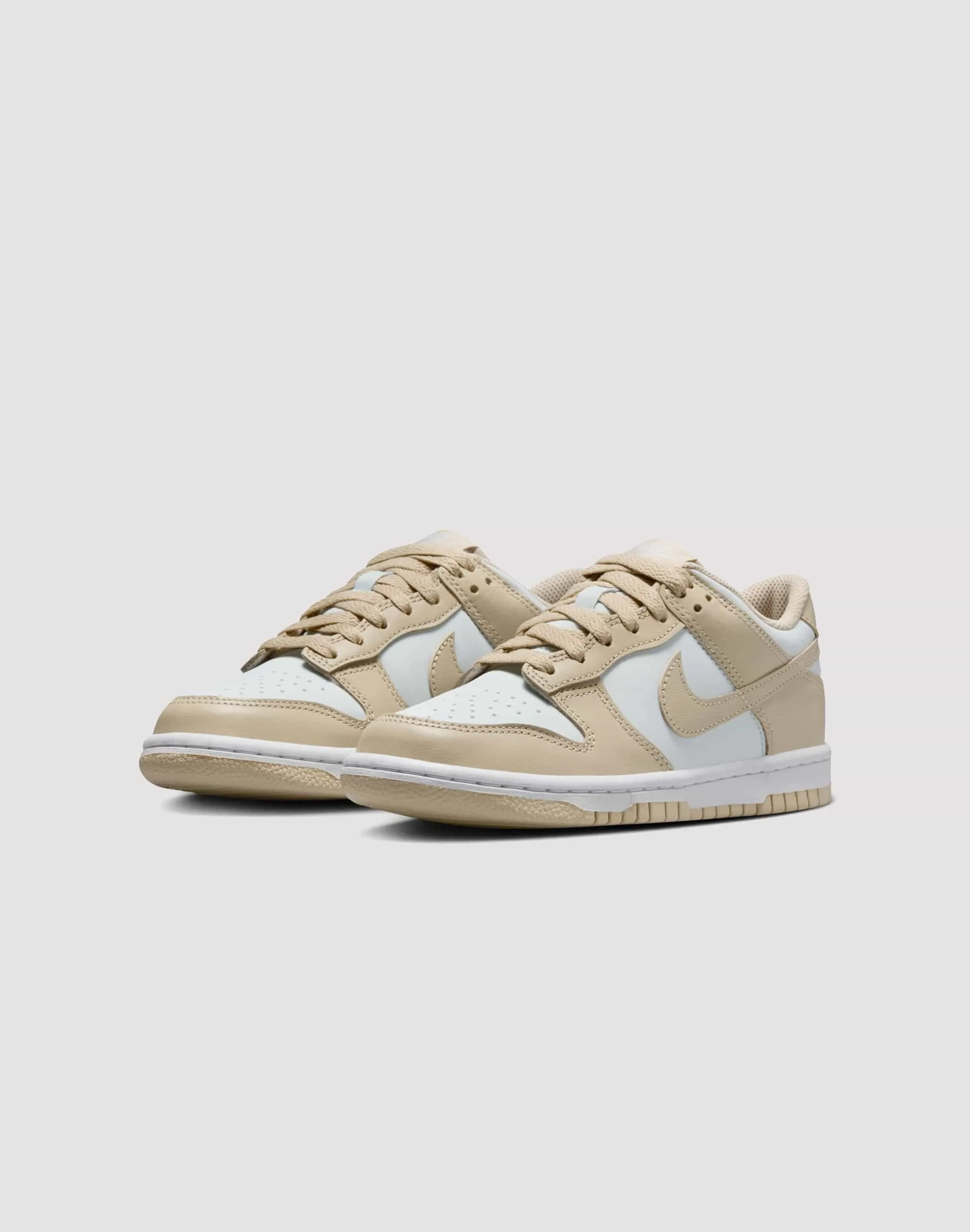 Pro Move Shoes Nike Dunk Low Grade School Boys' "Desert Khaki/Pure Platinum"
