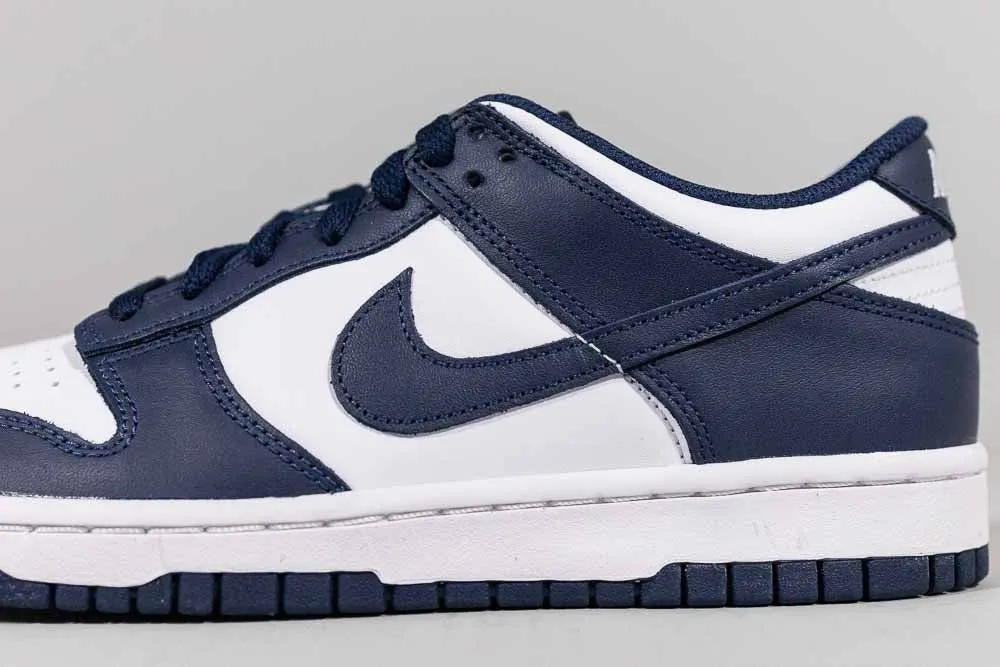 Nike Dunk Low 'Midnight Navy' (GS) Structured silhouette