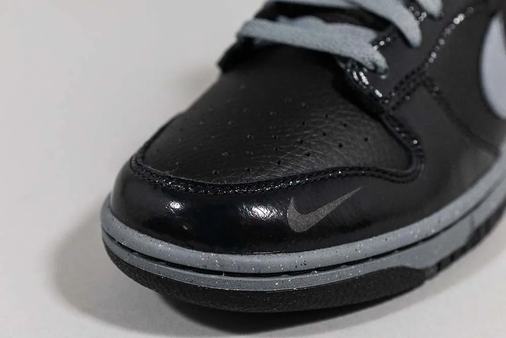 Nike Dunk Low "Berlin" 'Black and Off Noir' Balance Motion Fashion-forward flair