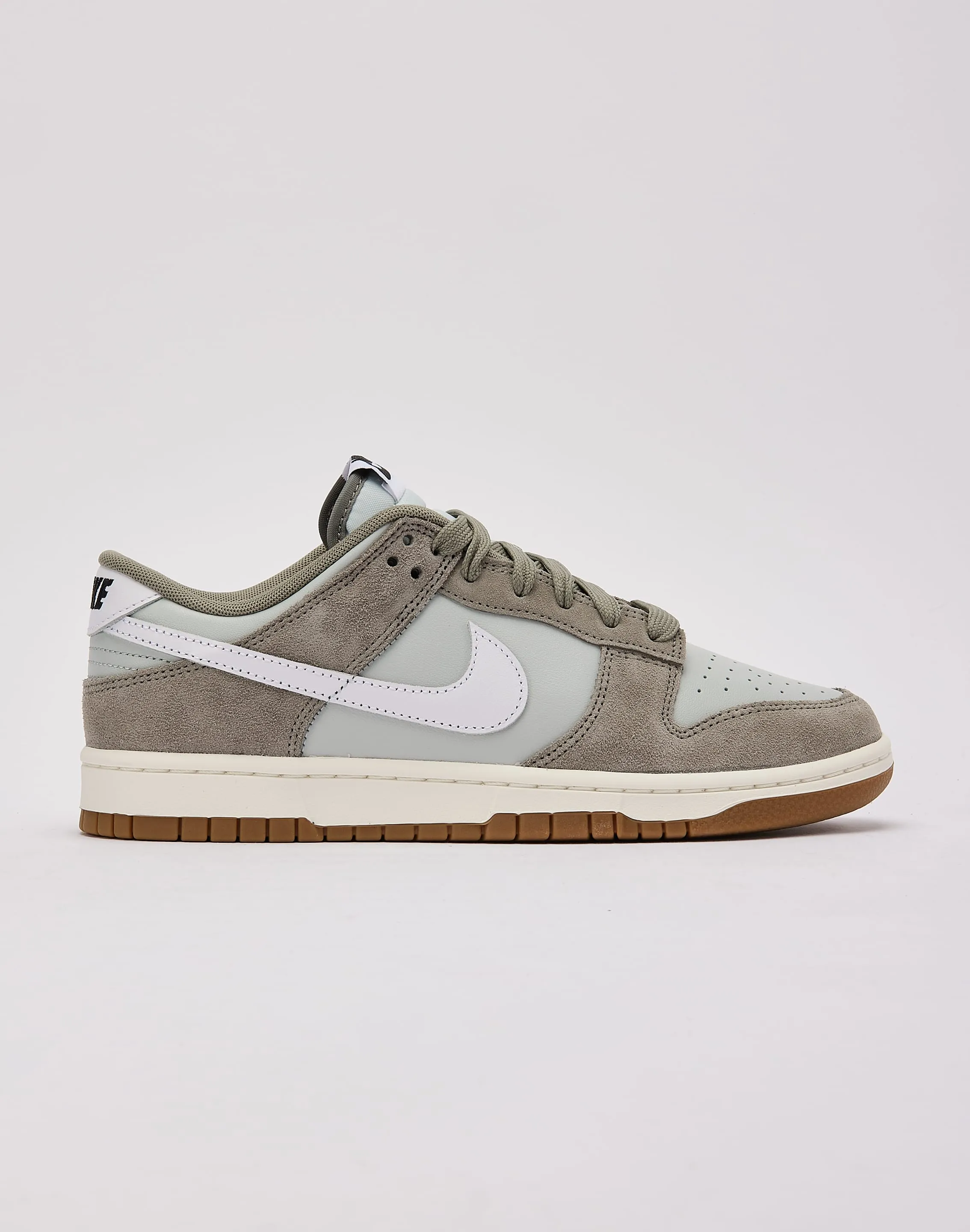 Optimal Flexibility Everyday Use Nike  Dunk Low Retro SE