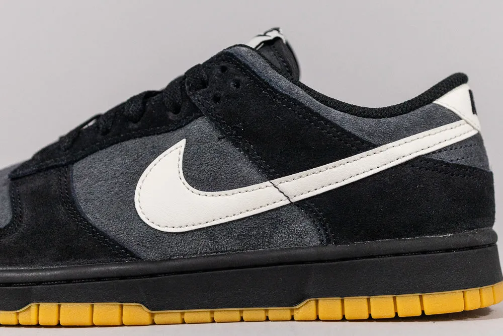 Nike Dunk Low SE 'Black and Anthracite Gum' Dynamic piece Retro-inspired performance