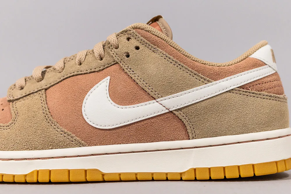 Athletic Touch Sneaker Technology Nike Dunk Low SE 'Hemp'