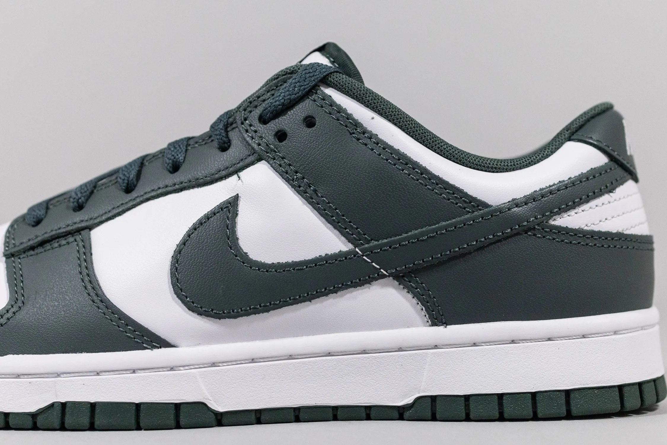 Nike Dunk Low 'Vintage Green' Soft foam Ergonomic Lasting