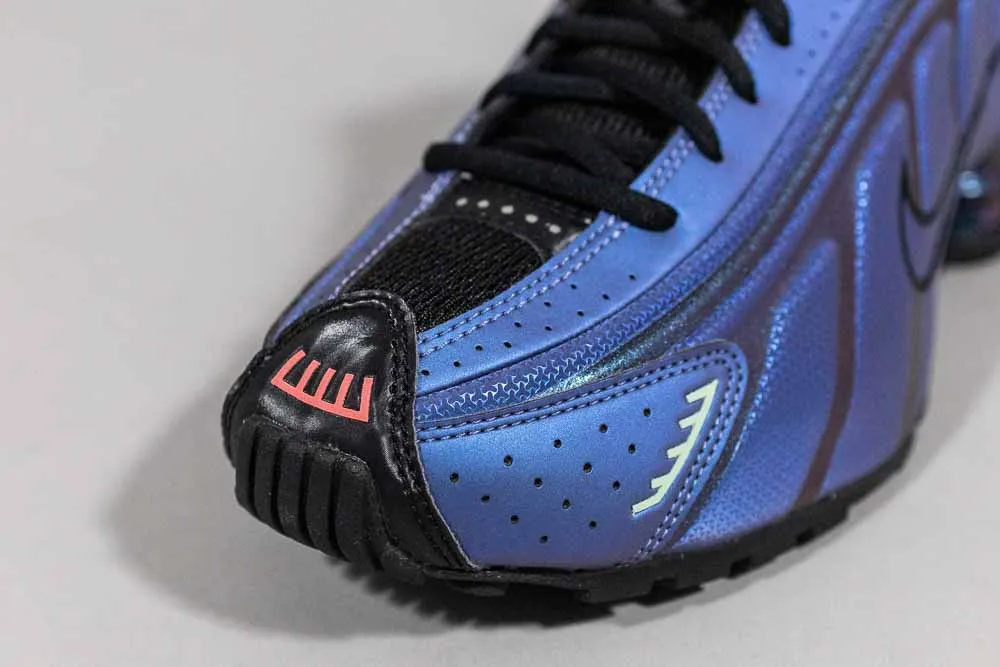 Aerodynamic Shape Nike Shox R4 'Black and Hot Punch'