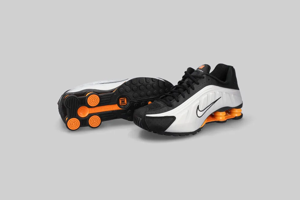 Nike Shox R4 'Bright Mandarin' Auxetic Knit Athletic Design