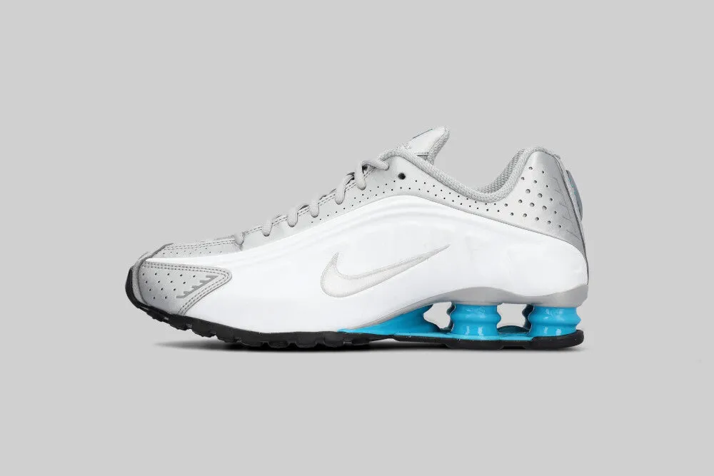 Weightless Cushion Technology Nike Shox R4 'Metallic Silver'