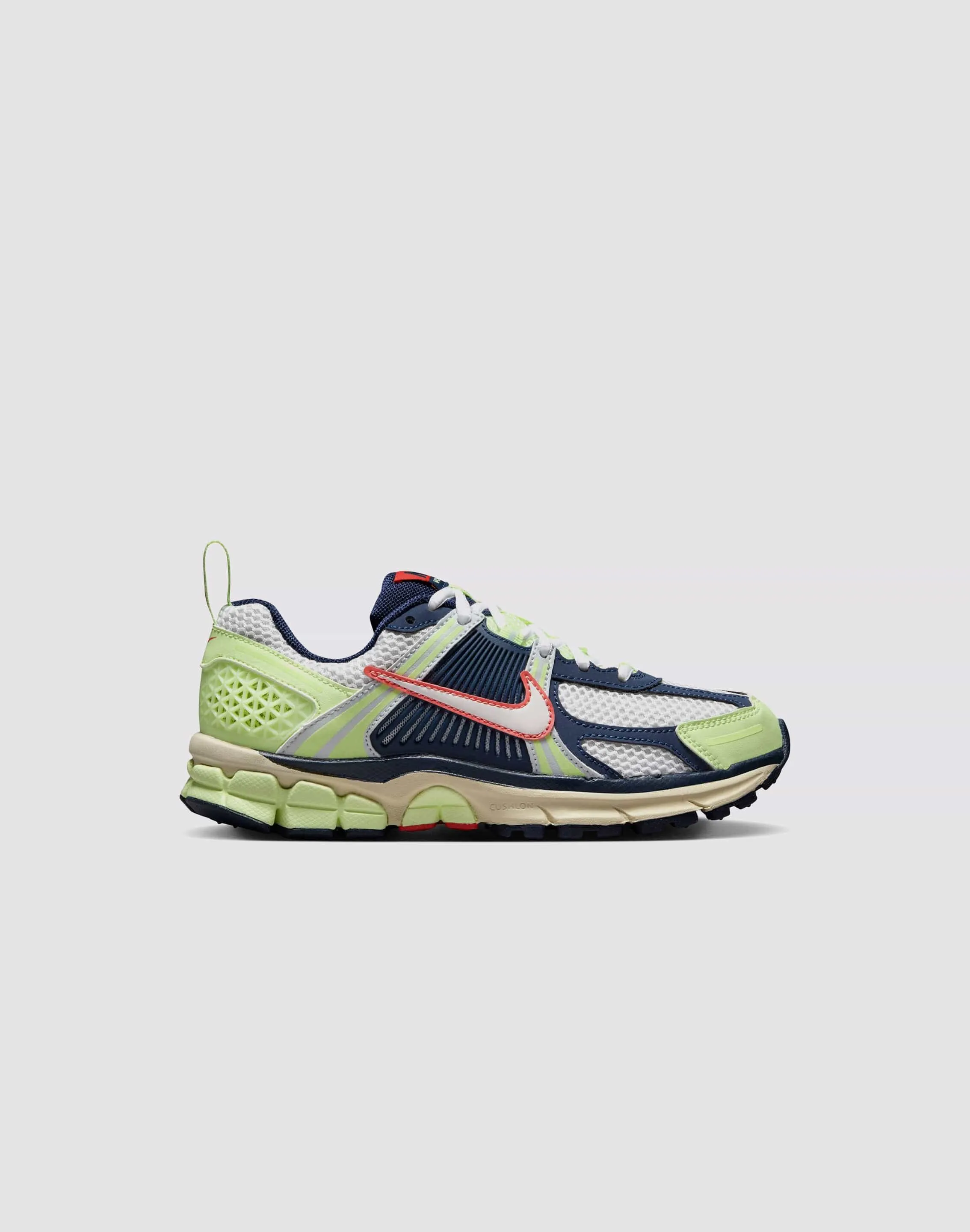 improve traction low - cost shoes Nike Vomero 5 Grade-School